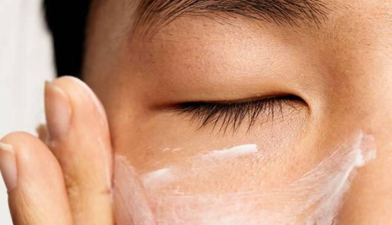 ۵ عادت اشتباهی که سلامت پوست را به خطر می‌اندازد